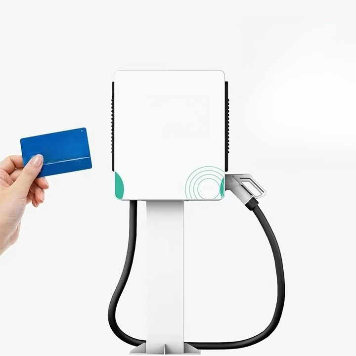 3.5kWの充電出力を持つ、バイクや電動スクーター用のコンパ - Electric Scooter Charger のレビューと価格